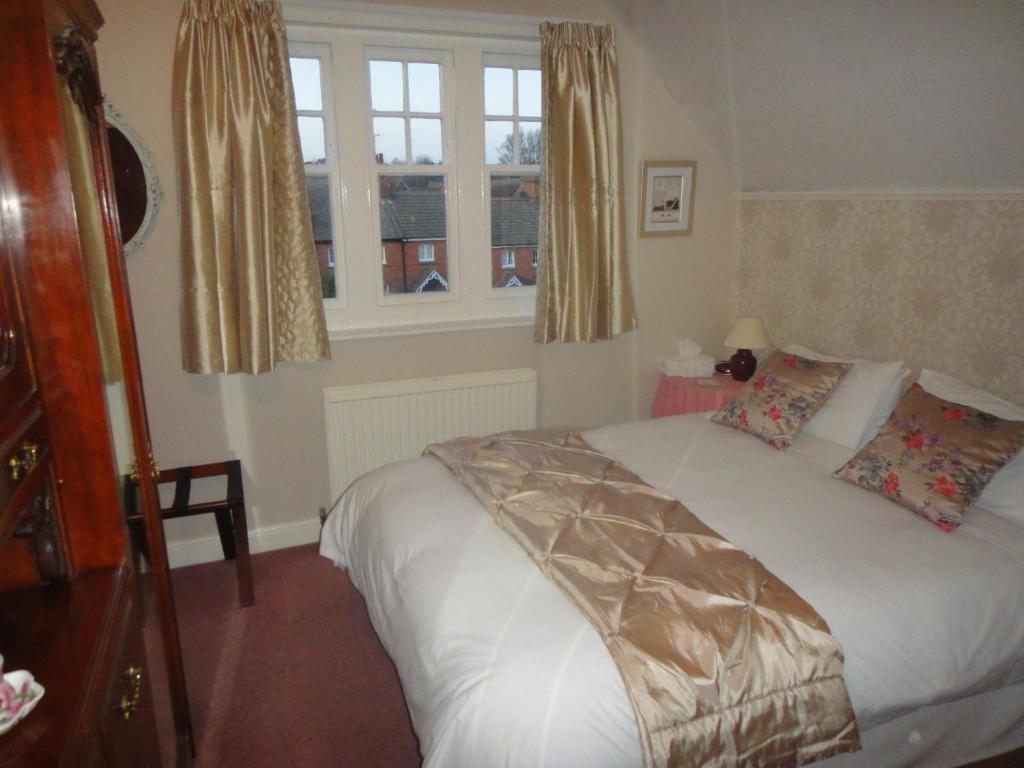 Beachy Rise Eastbourne Room photo